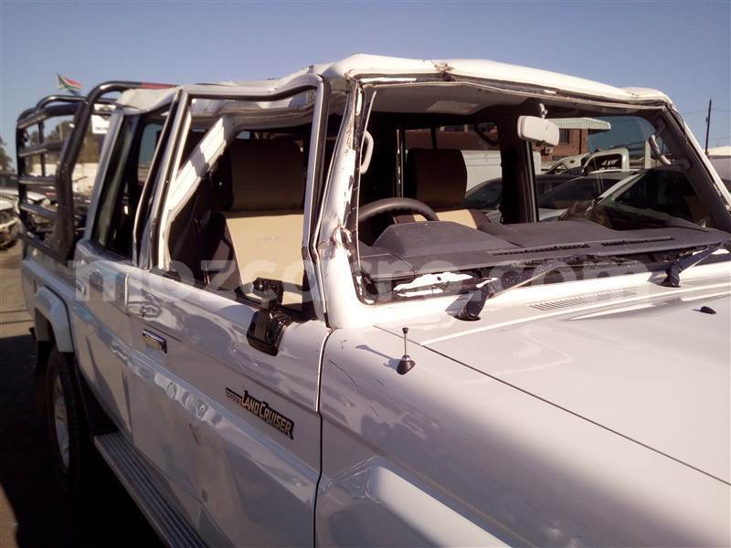 Big with watermark toyota land cruiser nampula mocambique 40317