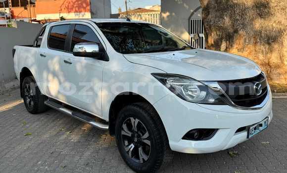 Comprar Usado Mazda BT-50 Branco Carro em Maputo em Maputo