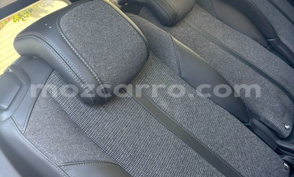 Nunua Ilio tumika Peugeot 5008 Fedha Gari ndani ya Maputo nchini Maputo Nunua Ilio tumika Peugeot 5008 Fedha Gari ndani ya Maputo nchini Maputo