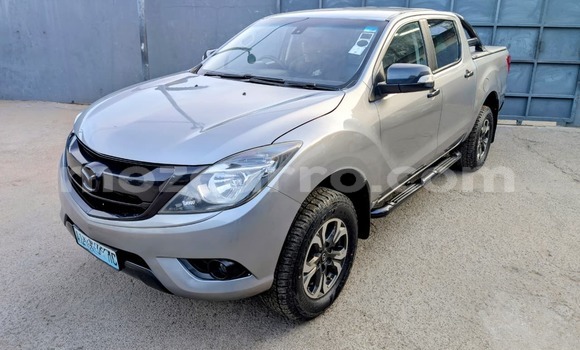 Comprar Usado Mazda BT-50 Prata Carro em Maputo em Maputo