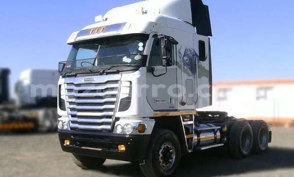 Buy Used Caterpillar 120 White Truck in Maputo in Maputo Buy Used Caterpillar 120 White Truck in Maputo in Maputo