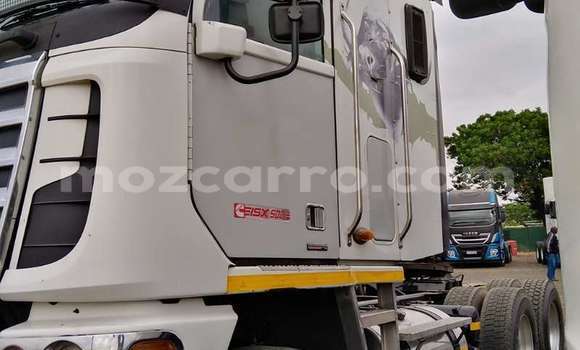 Buy Used Caterpillar 120 White Truck in Maputo in Maputo Buy Used Caterpillar 120 White Truck in Maputo in Maputo