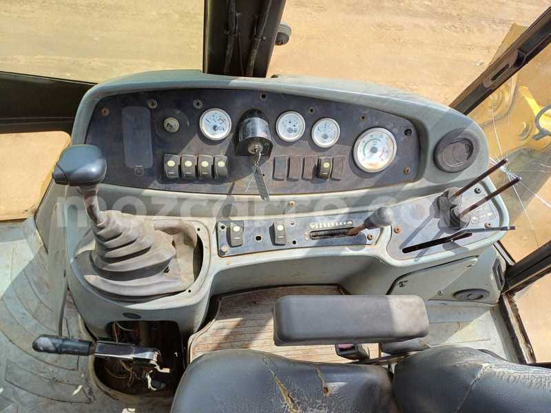 Big with watermark caterpillar 120 maputo maputo 40326