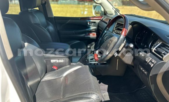 Buy Used Lexus LX 570 White Car in Nampula in Nampula Buy Used Lexus LX 570 White Car in Nampula in Nampula