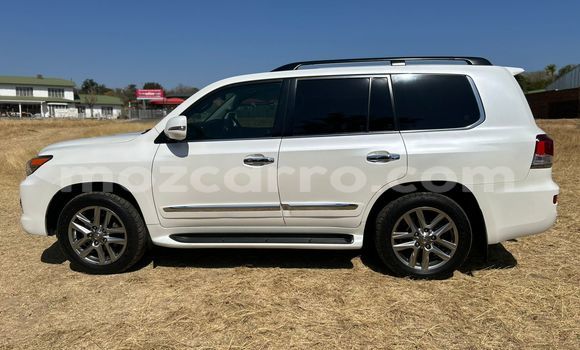 Buy Used Lexus LX 570 White Car in Nampula in Nampula Buy Used Lexus LX 570 White Car in Nampula in Nampula