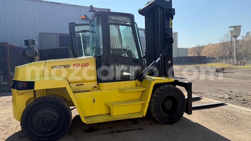 Big with watermark caterpillar 120 zambezia quelimane 40328