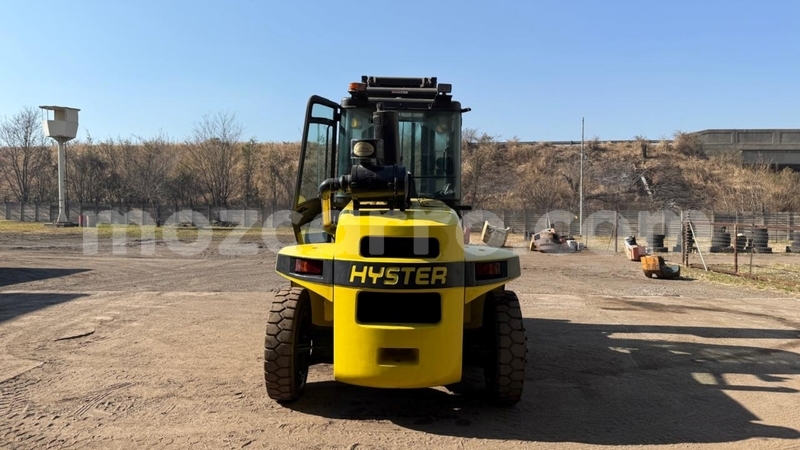 Big with watermark caterpillar 120 zambezia quelimane 40328