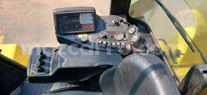 Big with watermark caterpillar 120 zambezia quelimane 40328