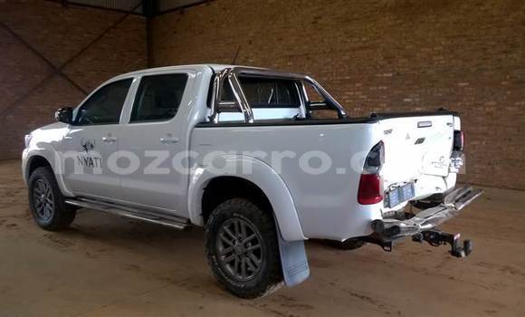 Buy Used Toyota Hilux White Car in Maputo in Maputo Buy Used Toyota Hilux White Car in Maputo in Maputo