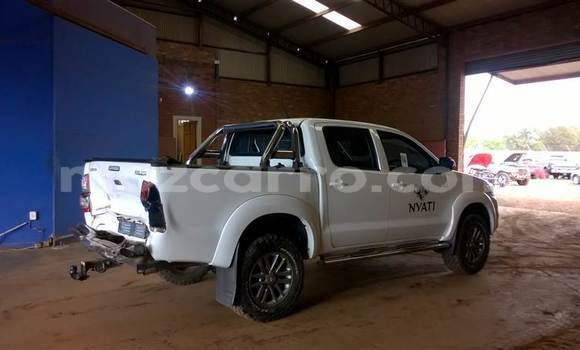 Buy Used Toyota Hilux White Car in Maputo in Maputo Buy Used Toyota Hilux White Car in Maputo in Maputo