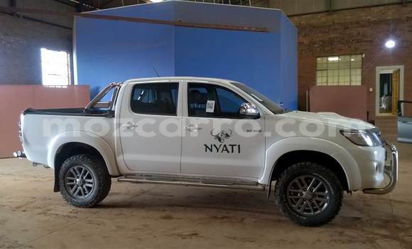 Buy Used Toyota Hilux White Car in Maputo in Maputo Buy Used Toyota Hilux White Car in Maputo in Maputo