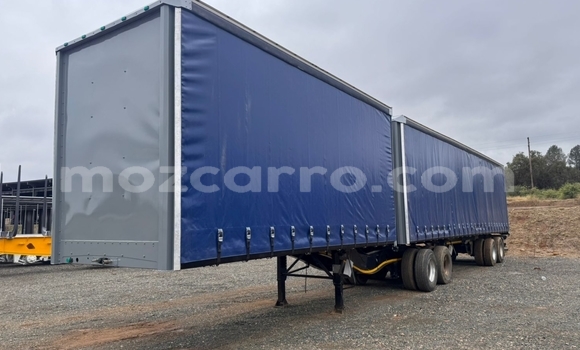 Comprar Usado DAF CF Azul Caminhão em Maputo em Maputo