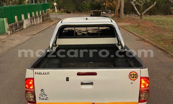 Comprar Usado Toyota Hilux Branco Carro em Maputo em Maputo Comprar Usado Toyota Hilux Branco Carro em Maputo em Maputo