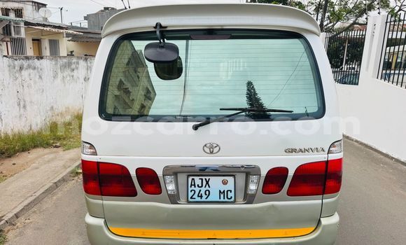 Buy Used Toyota Grand HiAce Blue Car in Maputo in Maputo Buy Used Toyota Grand HiAce Blue Car in Maputo in Maputo