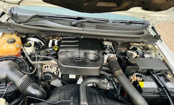 Comprar Usado Mazda BT-50 Branco Carro em Maputo em Maputo Comprar Usado Mazda BT-50 Branco Carro em Maputo em Maputo