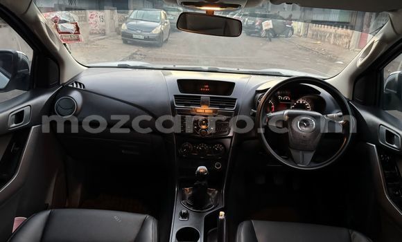 Comprar Usado Mazda BT-50 Branco Carro em Maputo em Maputo Comprar Usado Mazda BT-50 Branco Carro em Maputo em Maputo