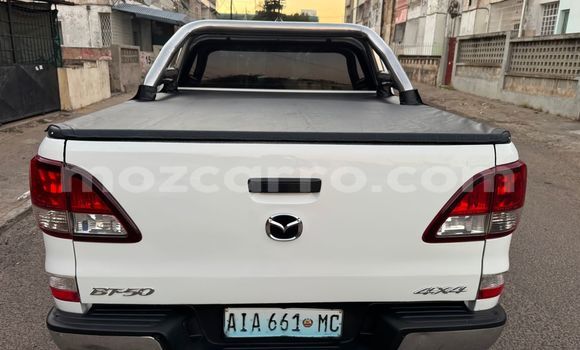 Comprar Usado Mazda BT-50 Branco Carro em Maputo em Maputo Comprar Usado Mazda BT-50 Branco Carro em Maputo em Maputo