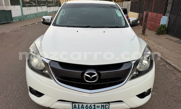 Comprar Usado Mazda BT-50 Branco Carro em Maputo em Maputo Comprar Usado Mazda BT-50 Branco Carro em Maputo em Maputo