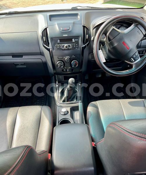 Big with watermark isuzu d max maputo maputo 40357