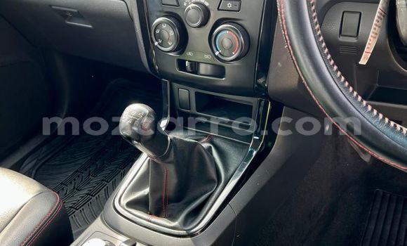 Nunua Ilio tumika Isuzu D-MAX Fedha Gari ndani ya Maputo nchini Maputo Nunua Ilio tumika Isuzu D-MAX Fedha Gari ndani ya Maputo nchini Maputo