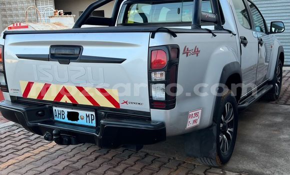 Nunua Ilio tumika Isuzu D-MAX Fedha Gari ndani ya Maputo nchini Maputo Nunua Ilio tumika Isuzu D-MAX Fedha Gari ndani ya Maputo nchini Maputo