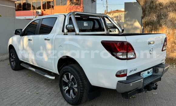 Comprar Usado Mazda BT-50 Branco Carro em Maputo em Maputo Comprar Usado Mazda BT-50 Branco Carro em Maputo em Maputo