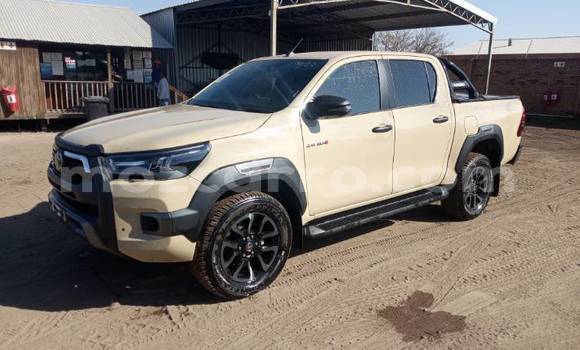 Tenga Tsaru Toyota Hilux Bhurawuni Mota in Maputo in Maputo