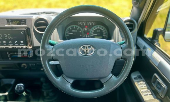 Buy Used Toyota Land Cruiser Blue Car in Maputo in Maputo Buy Used Toyota Land Cruiser Blue Car in Maputo in Maputo