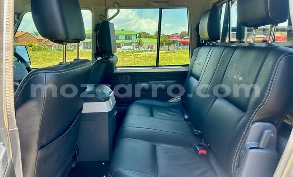 Buy Used Toyota Land Cruiser Blue Car in Maputo in Maputo Buy Used Toyota Land Cruiser Blue Car in Maputo in Maputo