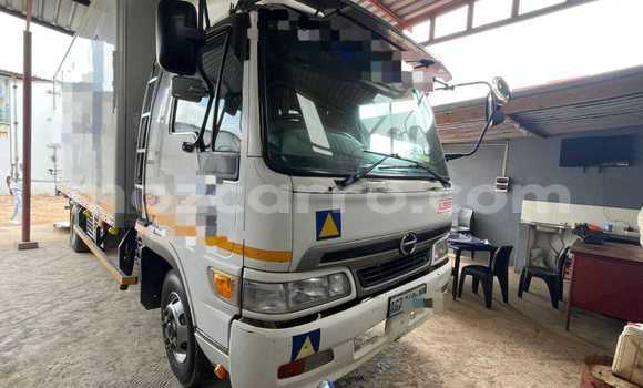 Comprar Usado Toyota DA Branco Caminhão em Maputo em Maputo