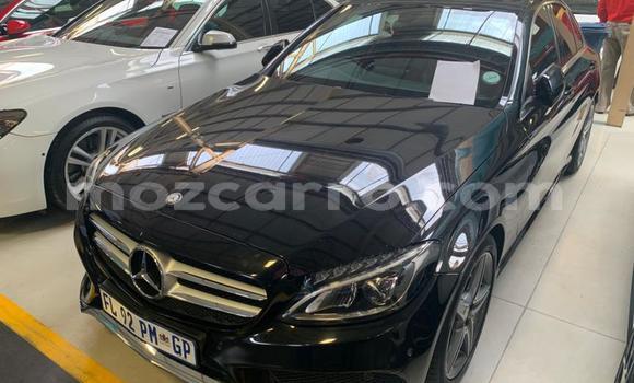 Tenga Tsaru Mercedes‒Benz C-Class Nhema Mota in Gilé in Zambezia Tenga Tsaru Mercedes‒Benz C-Class Nhema Mota in Gilé in Zambezia