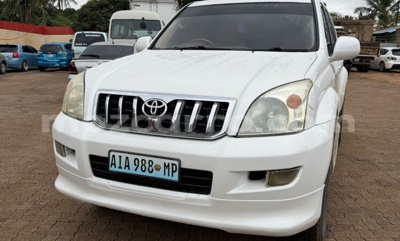 Nunua Ilio tumika Toyota Land Cruiser Prado Nyeupe Gari ndani ya Maputo nchini Maputo Nunua Ilio tumika Toyota Land Cruiser Prado Nyeupe Gari ndani ya Maputo nchini Maputo