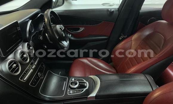 Tenga Tsaru Mercedes‒Benz C-Class Nhema Mota in Gilé in Zambezia Tenga Tsaru Mercedes‒Benz C-Class Nhema Mota in Gilé in Zambezia