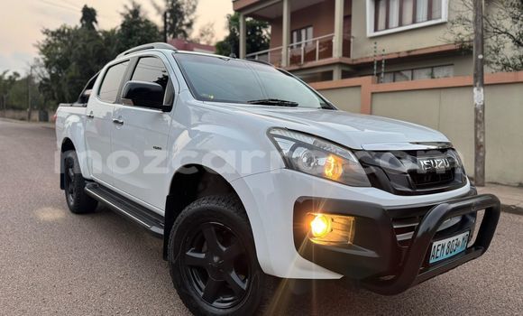 Buy Used Isuzu KB White Car in Maputo in Maputo