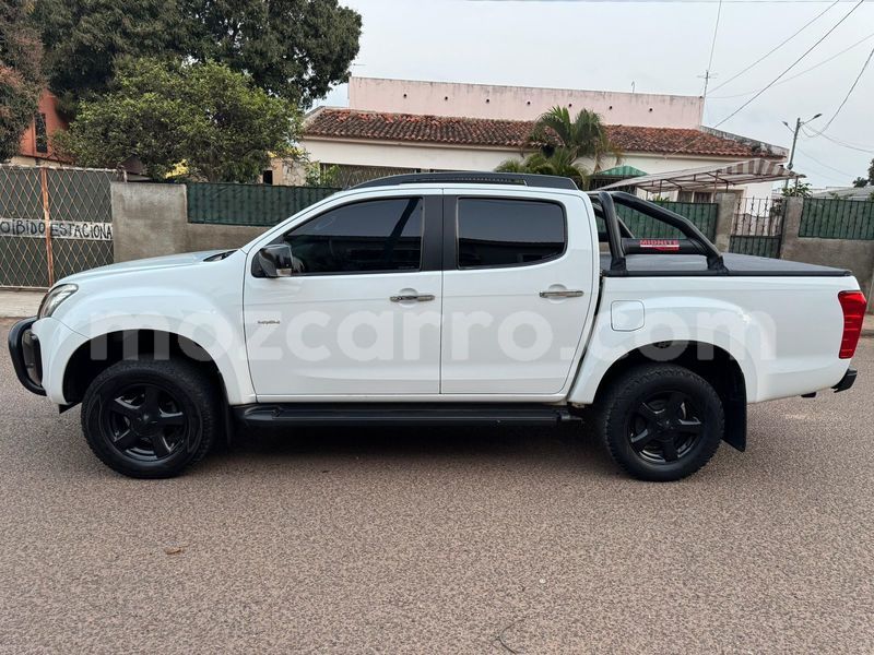 Big with watermark isuzu kb maputo maputo 40408