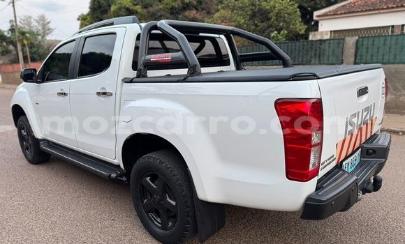 Tenga Tsaru Isuzu KB Chena Mota in Maputo in Maputo Tenga Tsaru Isuzu KB Chena Mota in Maputo in Maputo