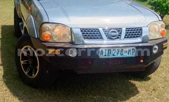 Comprar Usado Nissan Hardbody Castanho Carro em Maputo em Maputo