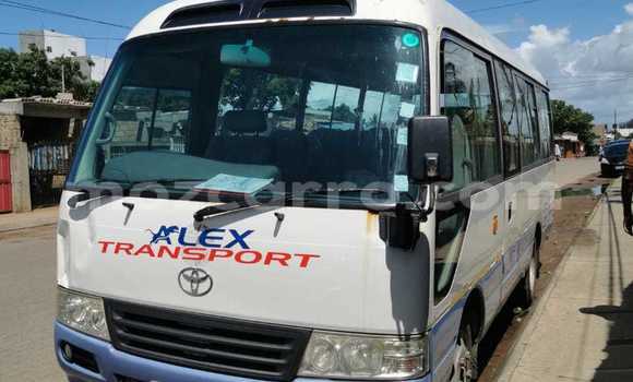 Tenga Tsaru Toyota Coaster Chena Mota in Maputo in Maputo