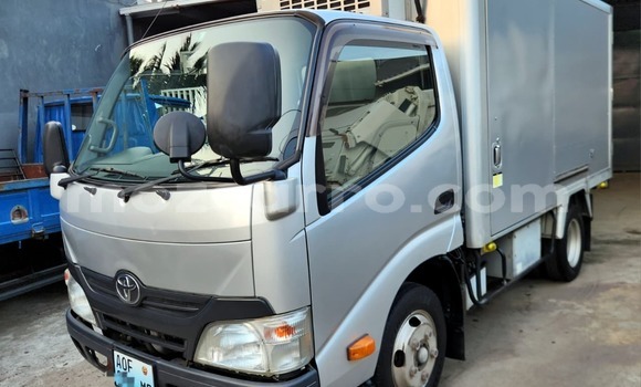 Nunua Ilio tumika Toyota Dyna Nyeupe Lori ndani ya Maputo nchini Maputo