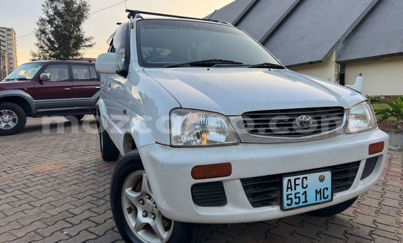 Nunua Ilio tumika Toyota Corolla Nyeupe Gari ndani ya Maputo nchini Maputo