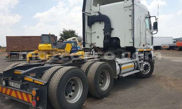 Buy Used Caterpillar 120 White Truck in Maputo in Maputo Buy Used Caterpillar 120 White Truck in Maputo in Maputo