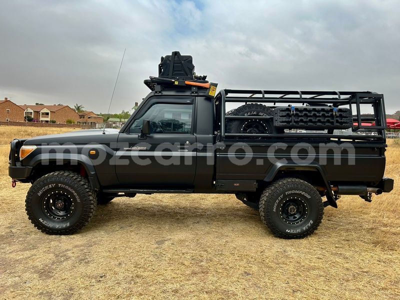 Big with watermark toyota land cruiser sofala beira 40438