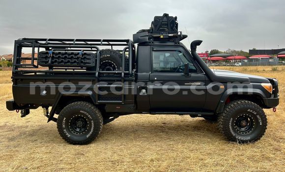 Buy Used Toyota Land Cruiser Black Car in Beira in Sofala Buy Used Toyota Land Cruiser Black Car in Beira in Sofala
