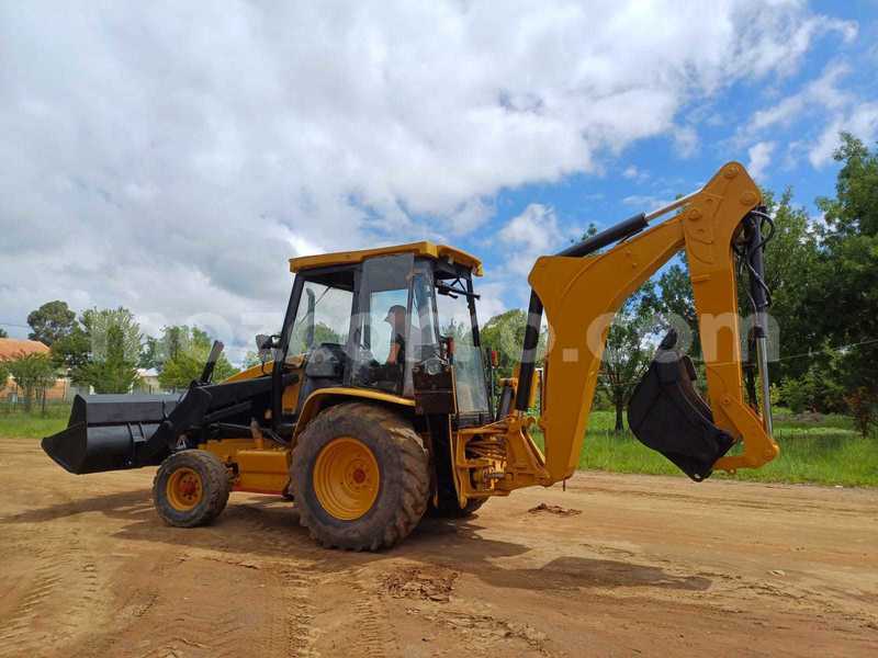 Big with watermark caterpillar 120 zambezia quelimane 40439