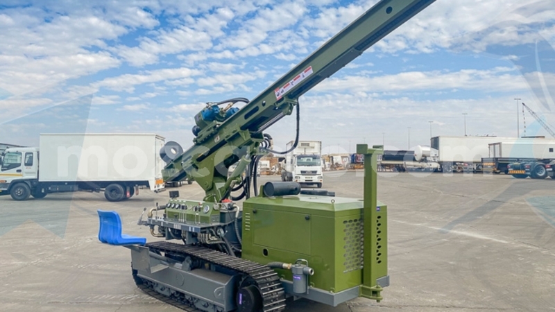 Big with watermark caterpillar 120 zambezia quelimane 40440