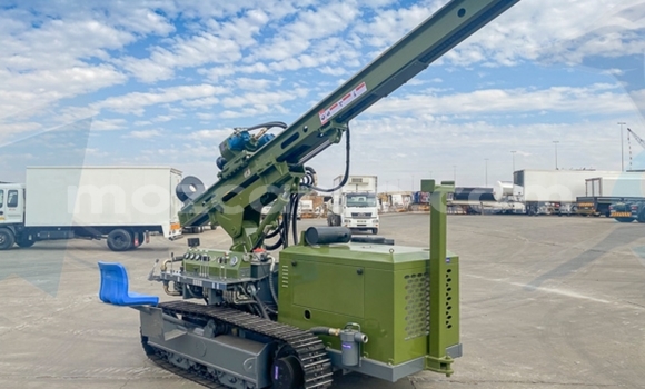 Buy Used Caterpillar 120 Green Truck in Quelimane in Zambezia Buy Used Caterpillar 120 Green Truck in Quelimane in Zambezia