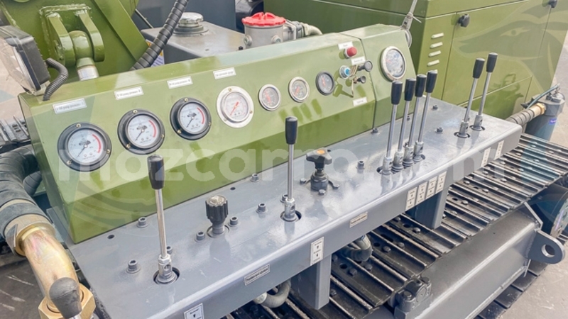 Big with watermark caterpillar 120 zambezia quelimane 40440