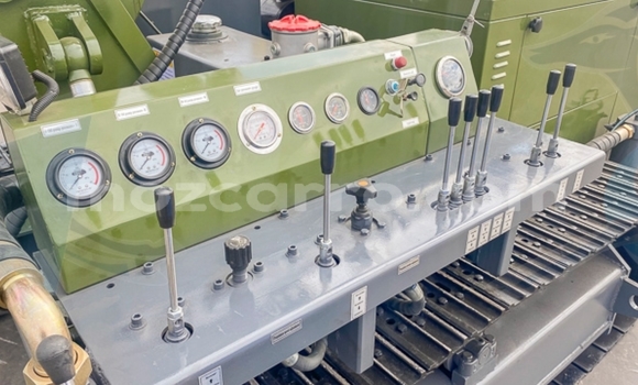 Buy Used Caterpillar 120 Green Truck in Quelimane in Zambezia Buy Used Caterpillar 120 Green Truck in Quelimane in Zambezia