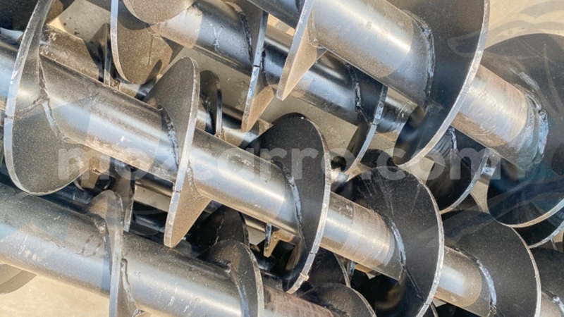 Big with watermark caterpillar 120 zambezia quelimane 40440