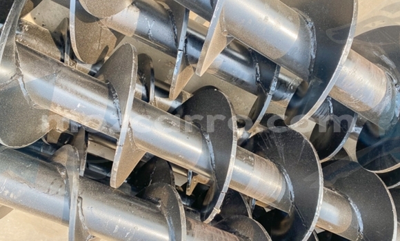 Buy Used Caterpillar 120 Green Truck in Quelimane in Zambezia Buy Used Caterpillar 120 Green Truck in Quelimane in Zambezia